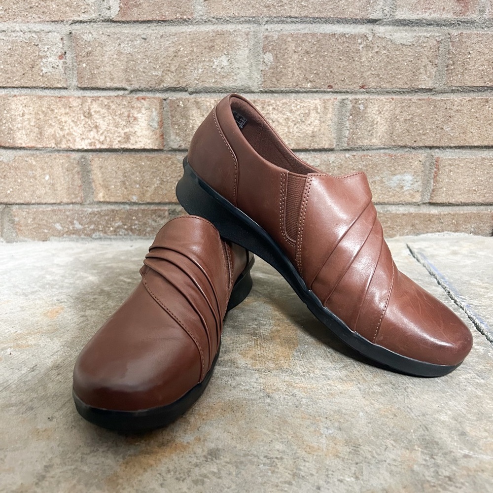 Clarks Womens Brown Leather Loafers size 8 nearly new - Picture 5 of 7